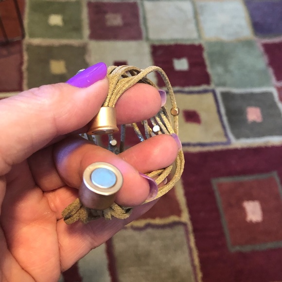 Brushed Gold leather and beaded Bracelet - Picture 3 of 3